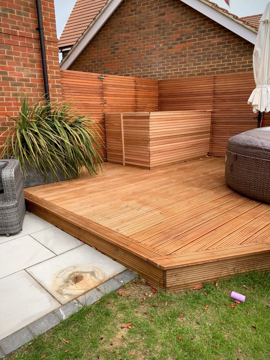 Cedar deck & garden bar